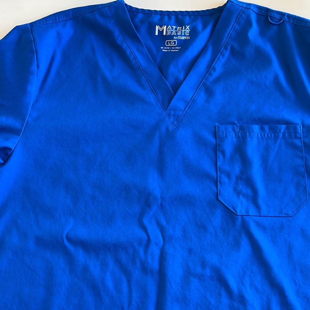 Male large Scrub top